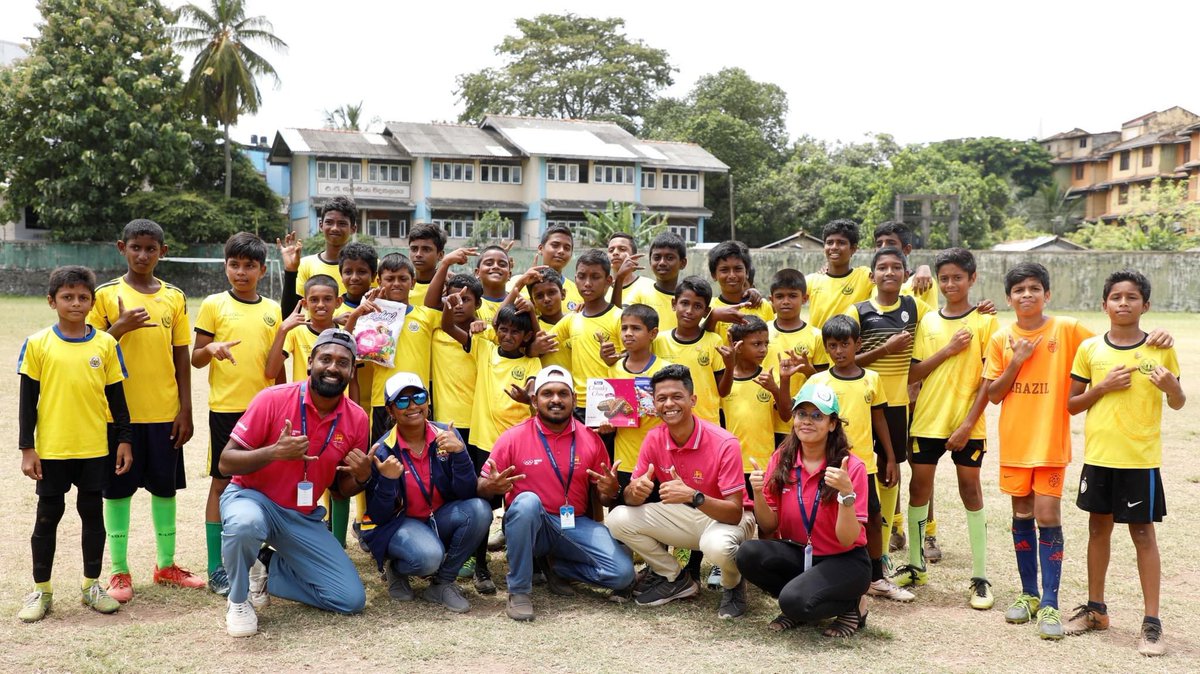 sigo1985's tweet photo. Nattami Army - නාට්ටාමි ආමි (porter)

Olympic-Value-Based sport activities were part of a social responsibility project led by the Nattami Army crew with the support of Sri Lanka Police and Sri Lanka Eye Donation Society held in gunasingapura ground today. 

#NOCSriLanka https://t.co/fh30V60GPo