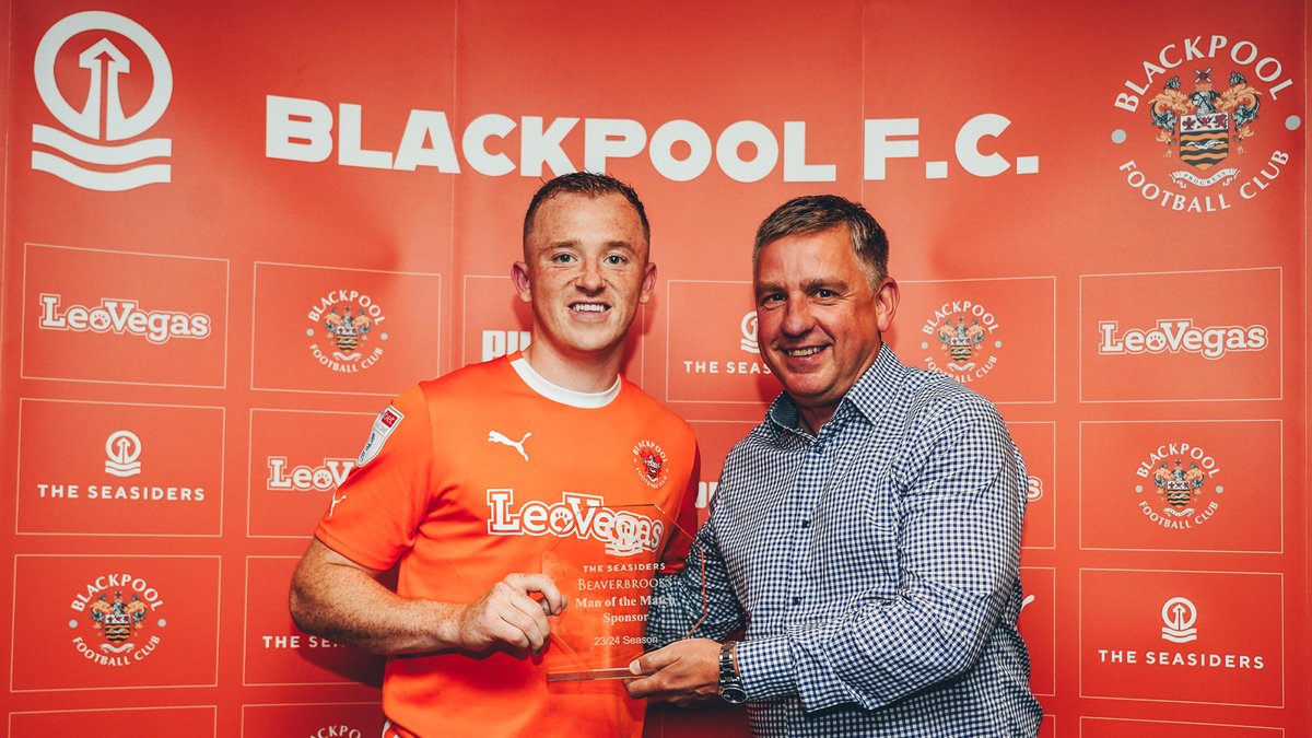 BlackpoolFC's tweet photo. A deserved @Beaverbrooks Man of the Match award for Shayne yesterday, presented by match sponsors @ukgoelectrical.

🍊 #UTMP https://t.co/ITfM6rsmIX