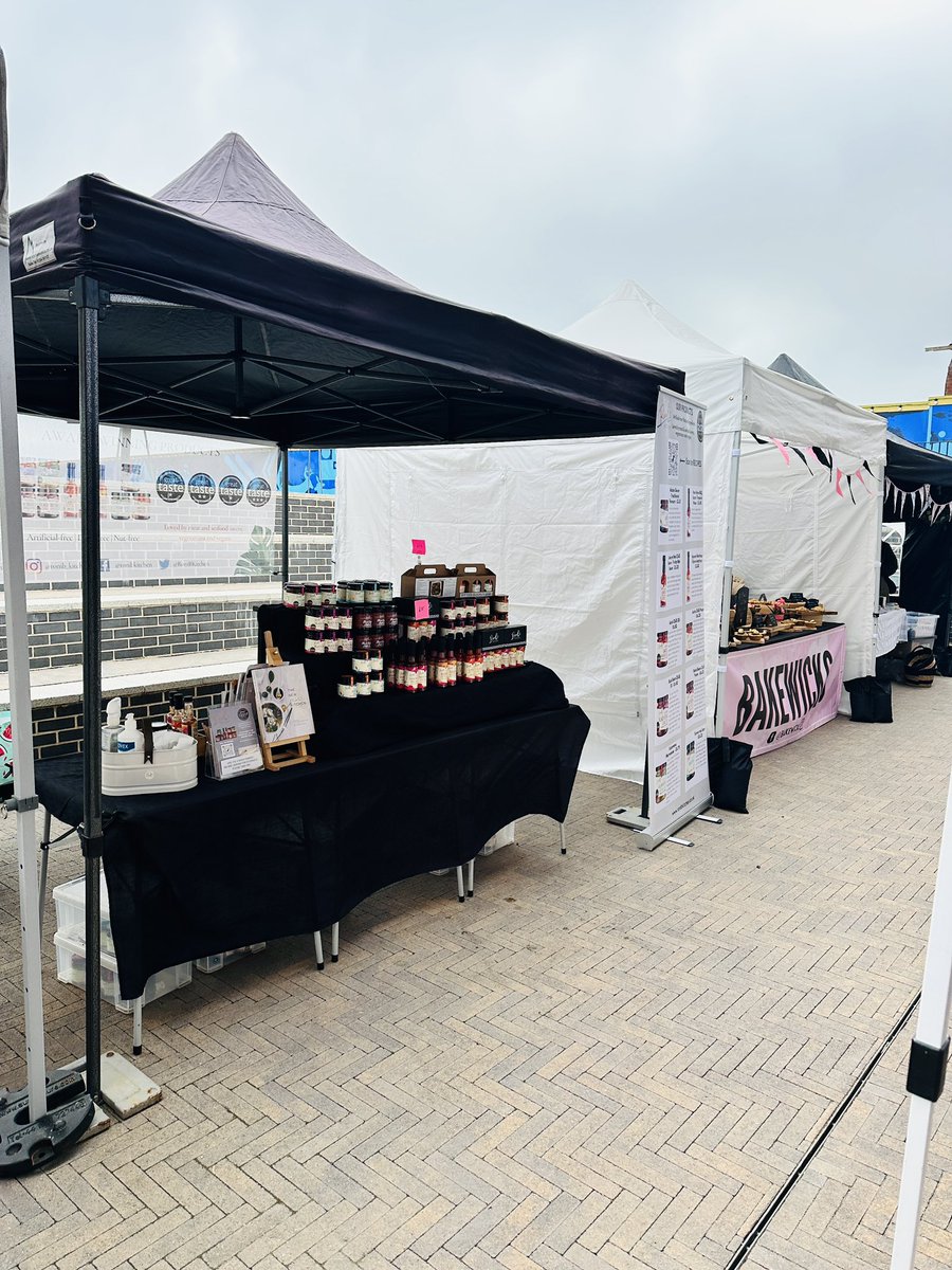 Find us in Great Missenden Artisan Market today till 3pm!
Have some tasty street food then grab some #Artisan #food from artisan producers.
#CoopersMarket #GreatMissenden #supportsmallbusiness