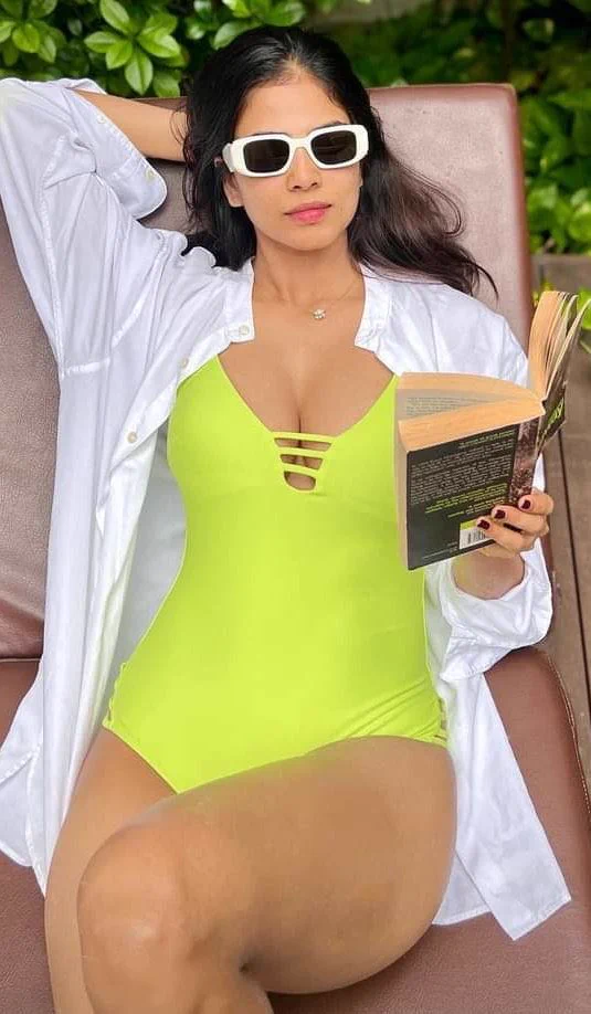 F21dMYebAAAsjhs?format=webp&name=medium