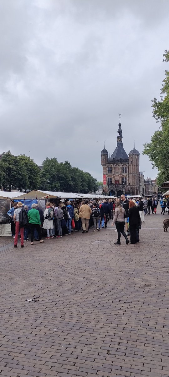 We mogen weer... Gelukkig hier wel droog <a href="/DevBoekenmarkt/">DeventerBoekenmarkt</a>