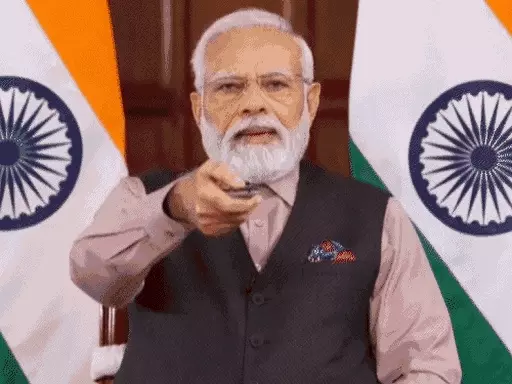DainikBhaskar's tweet photo. पीएम मोदी ने अमृत भारत रेलवे स्टेशन योजना को वर्चुअली लॉन्च किया: भारत के 1309 स्टेशनों को री-डेवलप किया जाएगा, पहले फेज में 508 स्टेशन शामिल
#NarendraModi 
https://t.co/faiZUqu1dg https://t.co/Q9uFWOY956