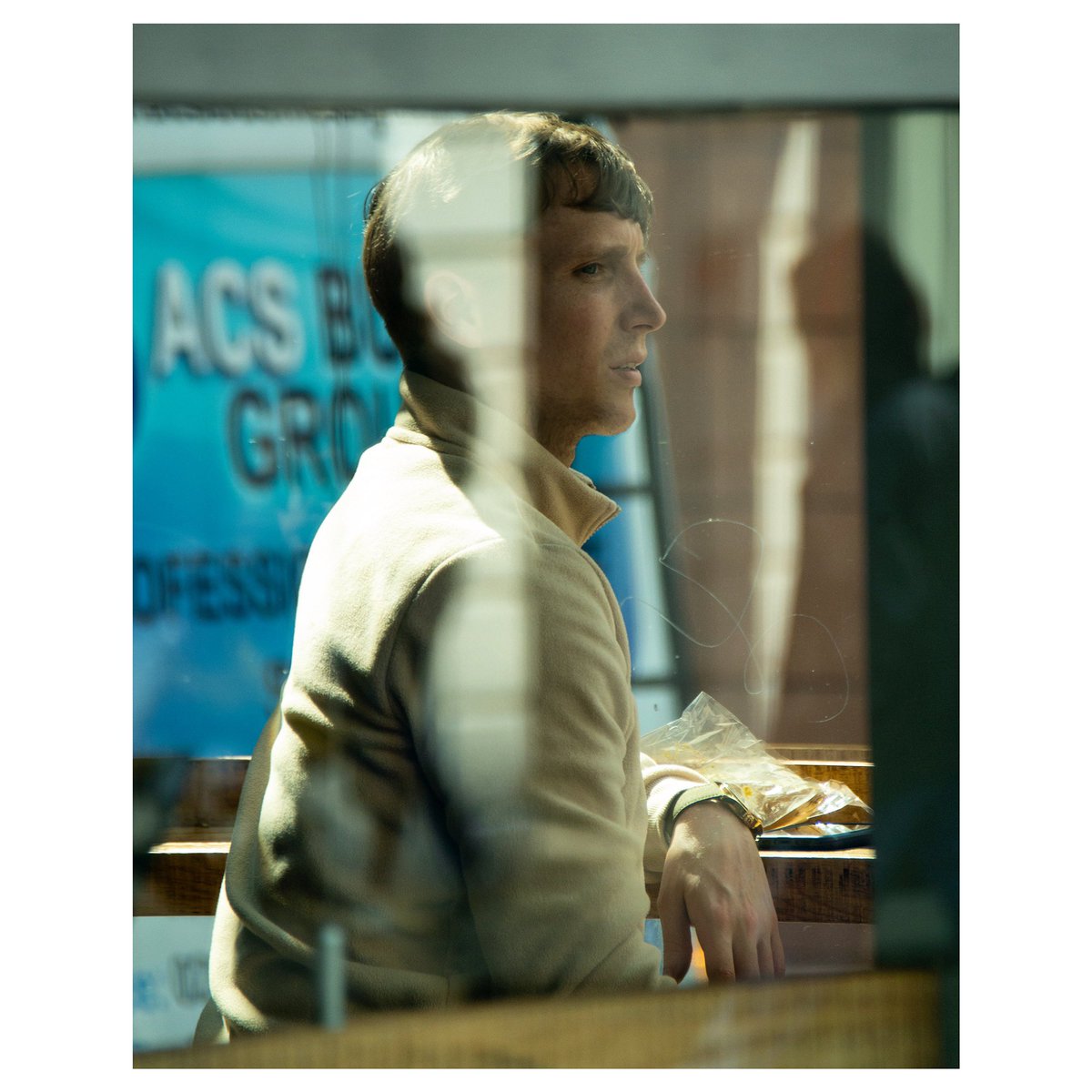downeyes76's tweet image. #manportrait #portraitphotography #throughthewindow