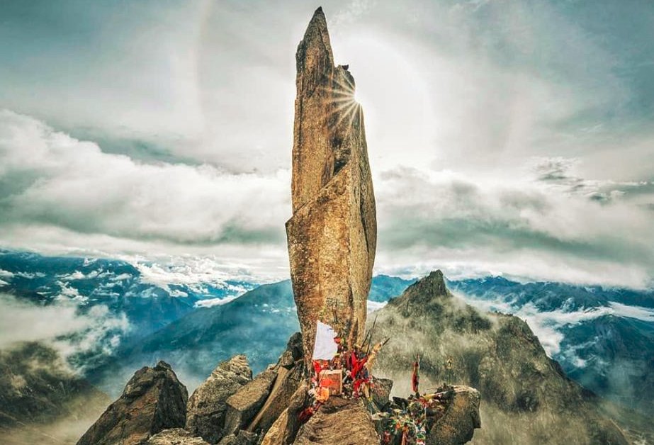 TheNewsRadar1's tweet image. ✨📢Much-awaited #Kinner Kailash🗻 Yatra in Himachal’s Kinnaur from August 15📅, getting this certificate a must, only 350 pilgrims to be allowed daily✨✨ 

#himachal #himachalpardesh #mandi #kailashkher 
#himachalnews

Read Full Story👇
thenewzradar.com/much-awaited-k…