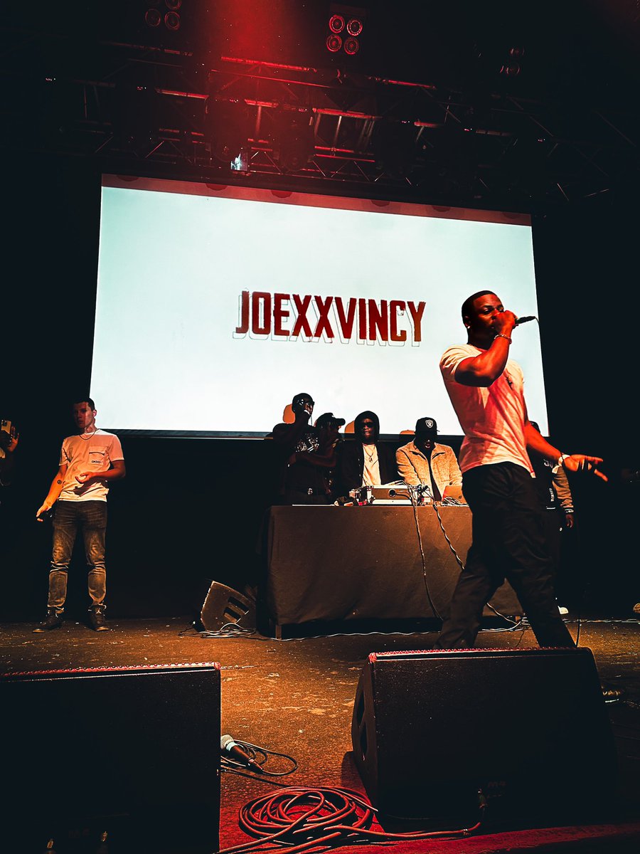 takudzwatw's tweet image. saw my friends @ButtonFactory22 
took pics.

#buttonfactory #photograghy #dublin 

instagram.com/p/CuKcFQxtpaF/…