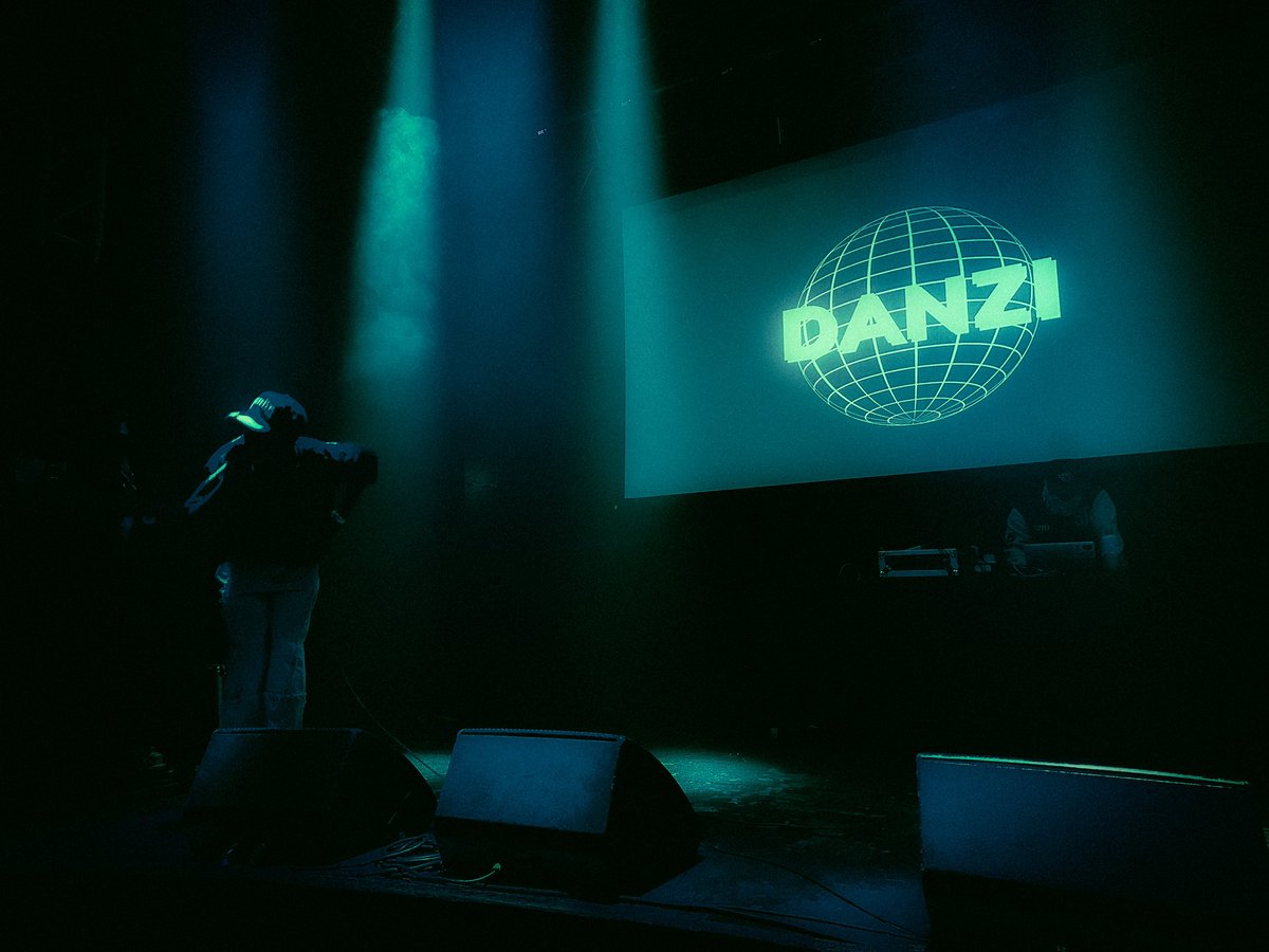 takudzwatw's tweet image. saw my friends @ButtonFactory22 
took pics.

#buttonfactory #photograghy #dublin 

instagram.com/p/CuKcFQxtpaF/…