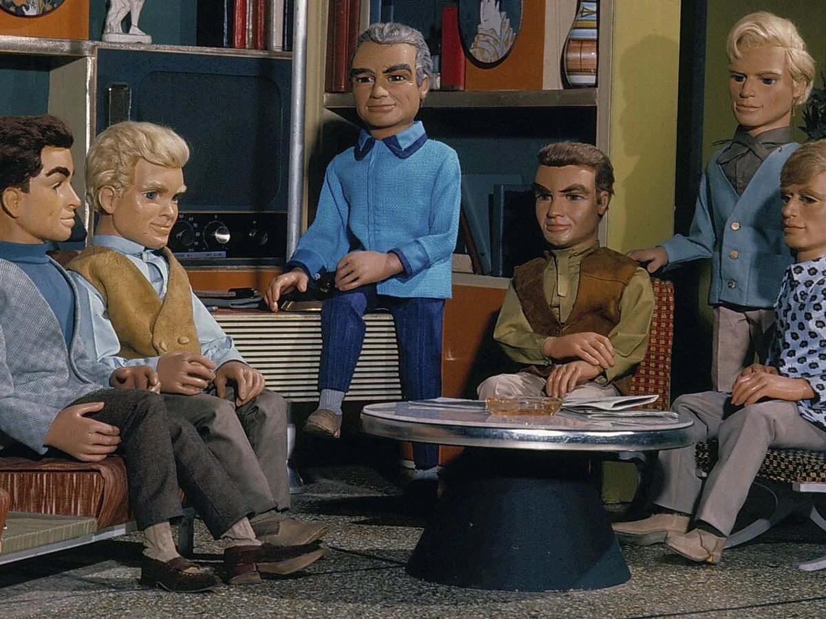 javidsilva's tweet photo. @_Pastel Es como la Versión Thunderbirds de Luis Miguel. https://t.co/zeDn1Z49us