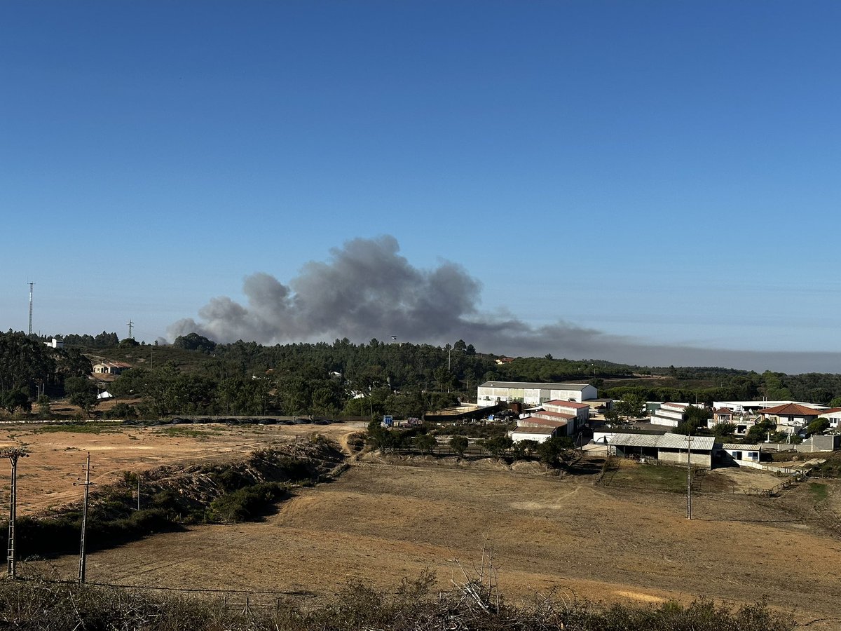 Customer_First_'s tweet image. Picture taken from S.Teotónio 09:35 06.08.2023. #IROdemira #fogo #Baiona #Portugal #wildfires
