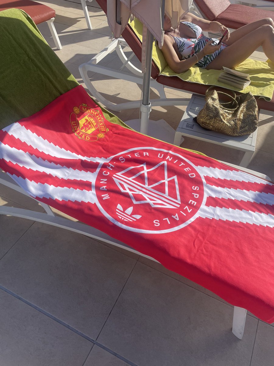 kevandrews1's tweet image. Bed for 2 weeks