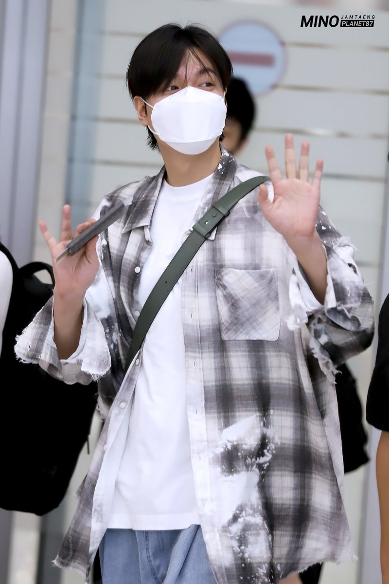 230806 ICN 입국민호
이른 아침부터 봐서 더 반가웠어
설렌만큼 떨렸나봐..🥴
#이민호 #LeeMinHo #미노플래닛87