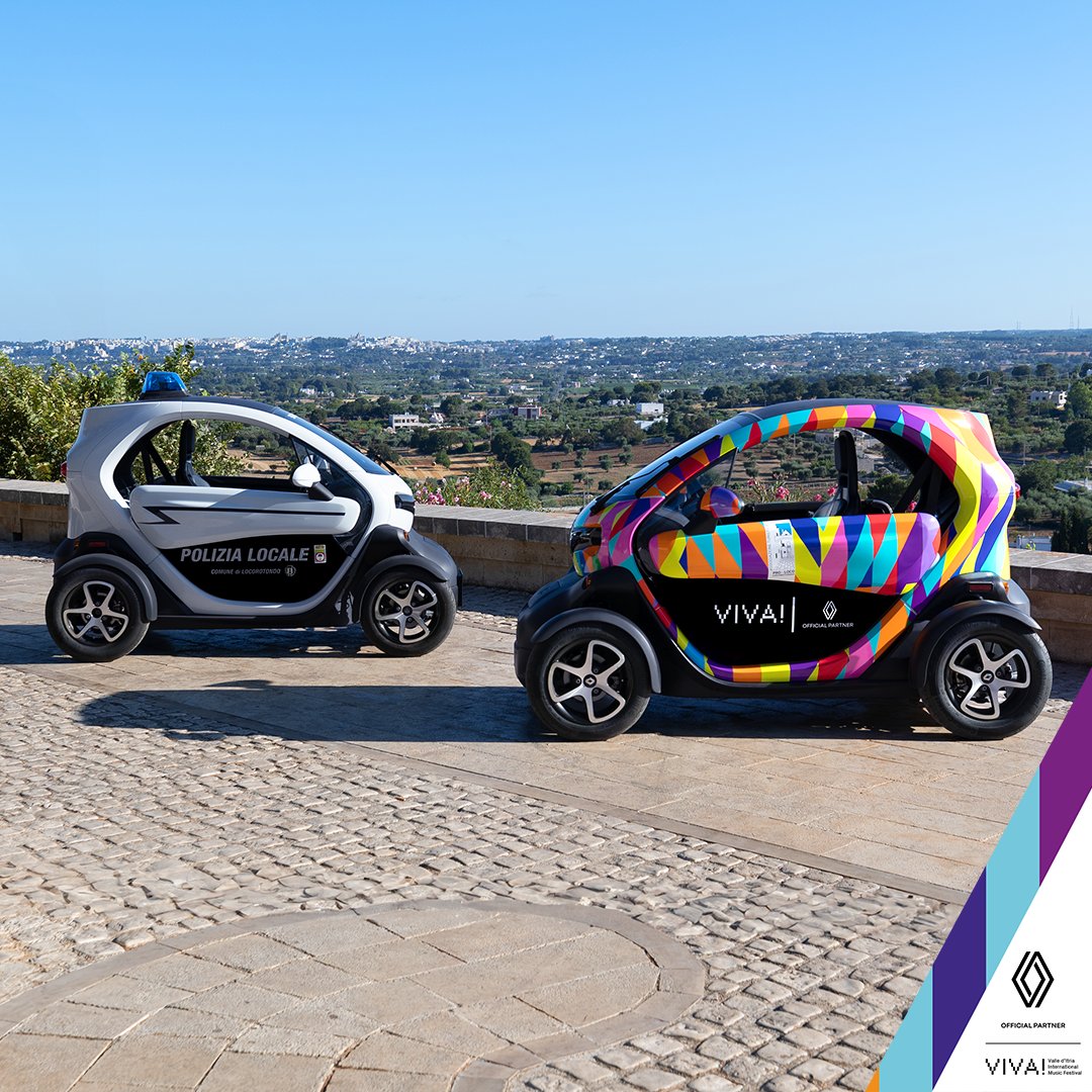 viva Renault! Viva! Festival'in resmi ortağı olarak #Renault, bu haftaki etkinlikte iki eşsiz tasarıma sahip #Twizy aracıyla yenilik ve mobilite çözümleri sundu.