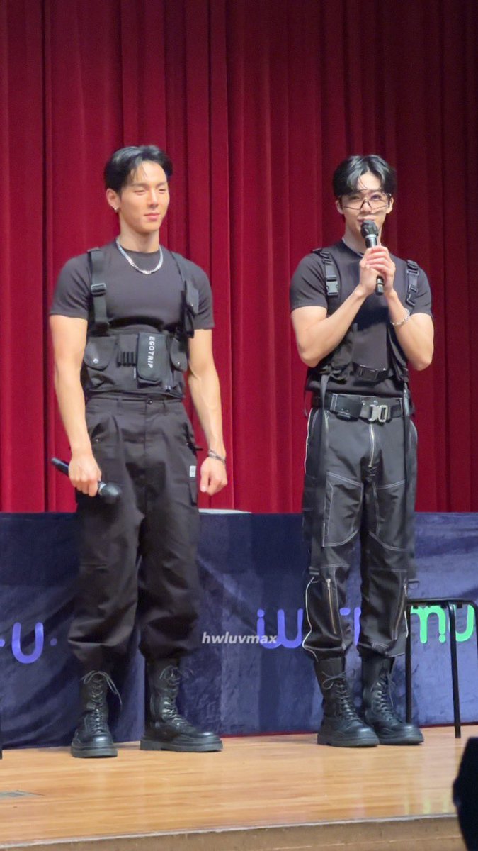 HyungwonThings's tweet photo. EXCUSE ME  THESE OUTFITS?! https://t.co/VUPG7OZpMs