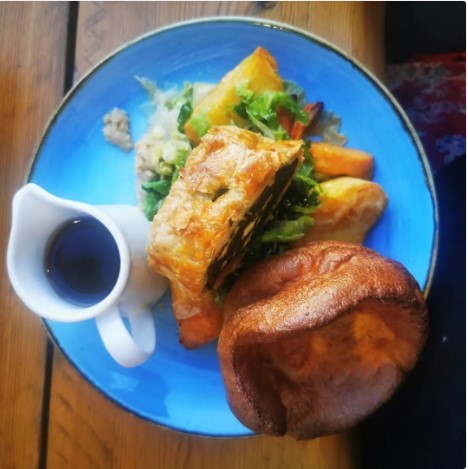 Our favourite day of the week has arrived!
It's Sunday!

Delish roast Serving all day long.

#sunday #sundayfunday #sundayroast #dinner #delishfood #greatvibes #familytime #londonbridge #bestofthebest #bestpub #boroughmarket #shard #youngspubs