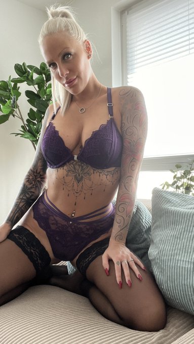 😊 Eigentlich wurde ich gut erzogen. 🏫👍 Keine Ahnung was danach passiert ist. 🤷&zwj;♂️😅 https://t.co/O1kD<a href="/tag/leggings"class="tags"><span>#leggings</span></a><a href="/tag/wetlook"class="tags"><span>#wetlook</span></a><a href="/tag/wetlookleggings"class="tags"><span>#wetlookleggings</span></a><a href="/tag/n%C3%BCrburgring"class="tags"><span>#n&uuml;rburgring</span></a>