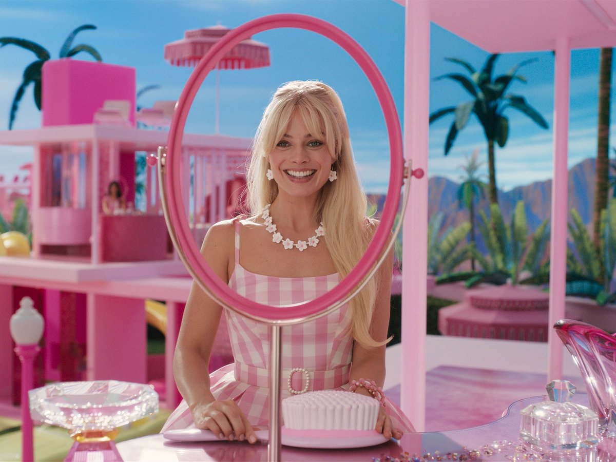 screensensation's tweet photo. The #BarbieMovie ha officially hit 1$ Billion at the Box office, making #GretaGerwig the first female director to make this record. https://t.co/YEi7Fegrwp
