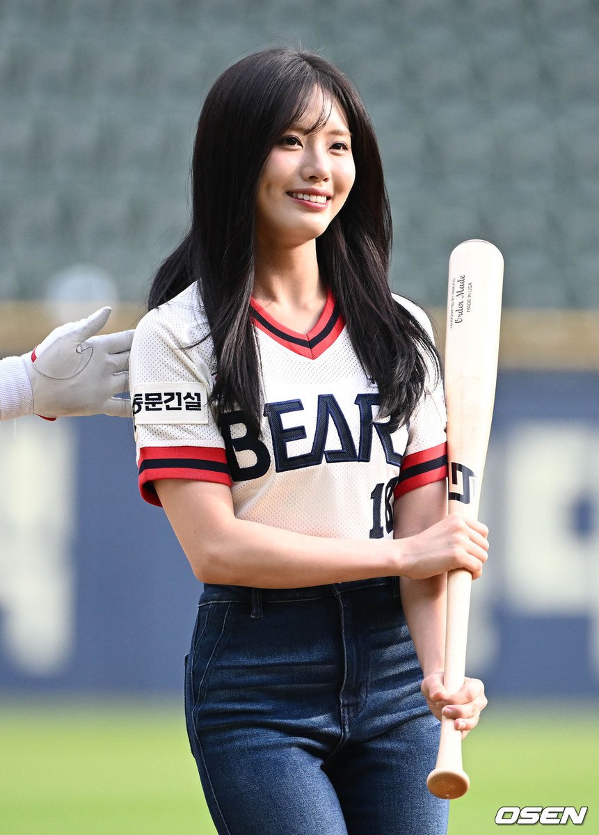 PHOTO】fromis_9 パク・ジウォン＆イ・チェヨン、始球・始打式に登場