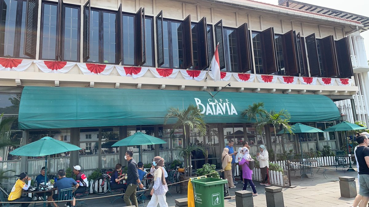 I’m in Jakarta.  And I met my student doing his own inquiry learning in Indonesia during his summer holiday.  I’m so proud of his active study.