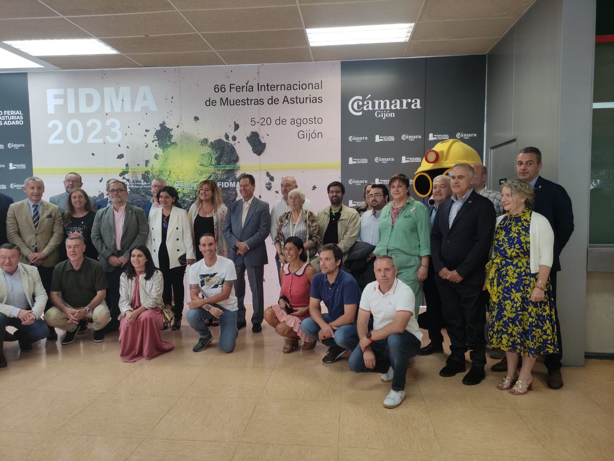 PPLangreo's tweet image. Como todos los años, el primer domingo de agosto es el DÍA DE LANGREO EN @Feriasturias #FIDMA
y aquí estamos disfrutando de una cita ineludible en el calendario veraniego en #Asturias Gracias a la @CamaraGijon por su constante apoyo a #Langreo y por apostar por nuestro futuro. 🇪🇸