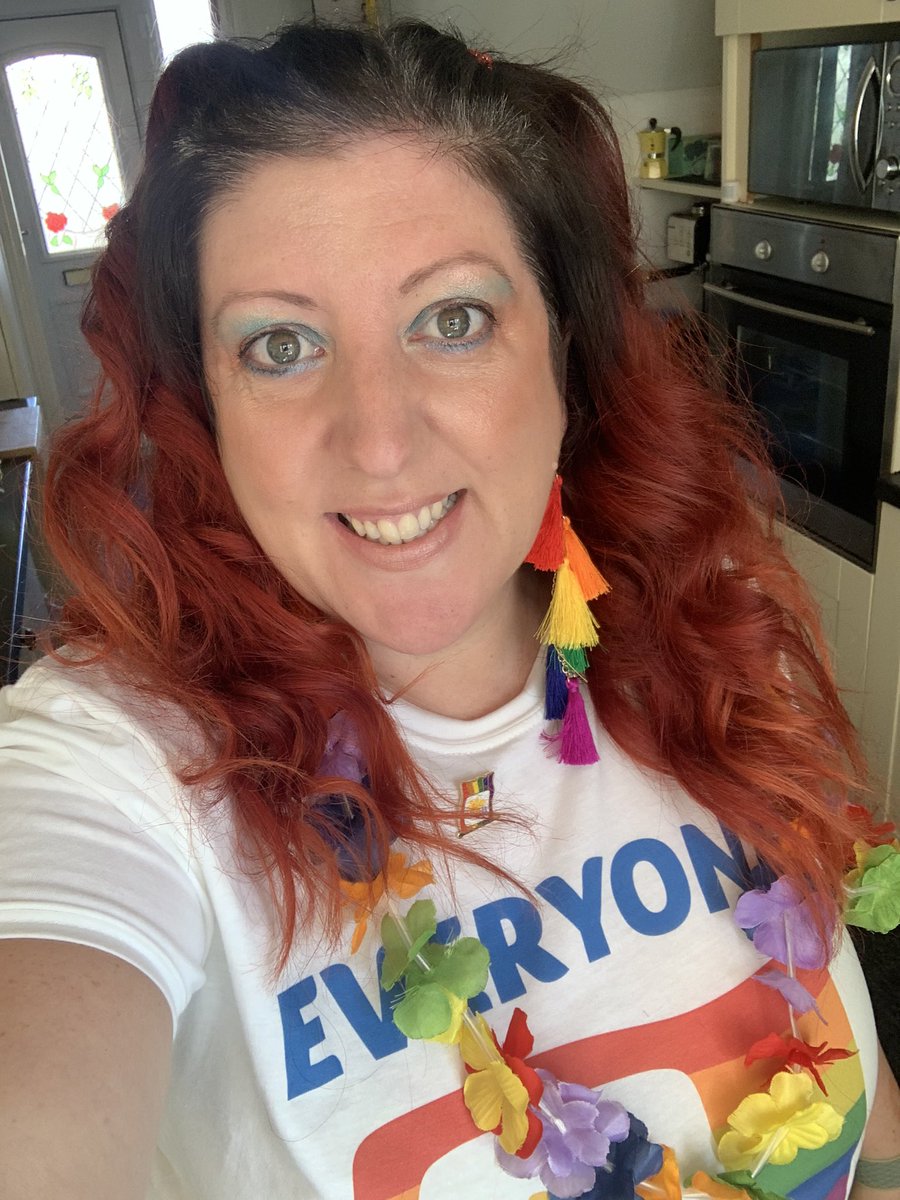 #leedspride <a href="/mariecurieuk/">Marie Curie</a> ready ! #YORKSHIRE