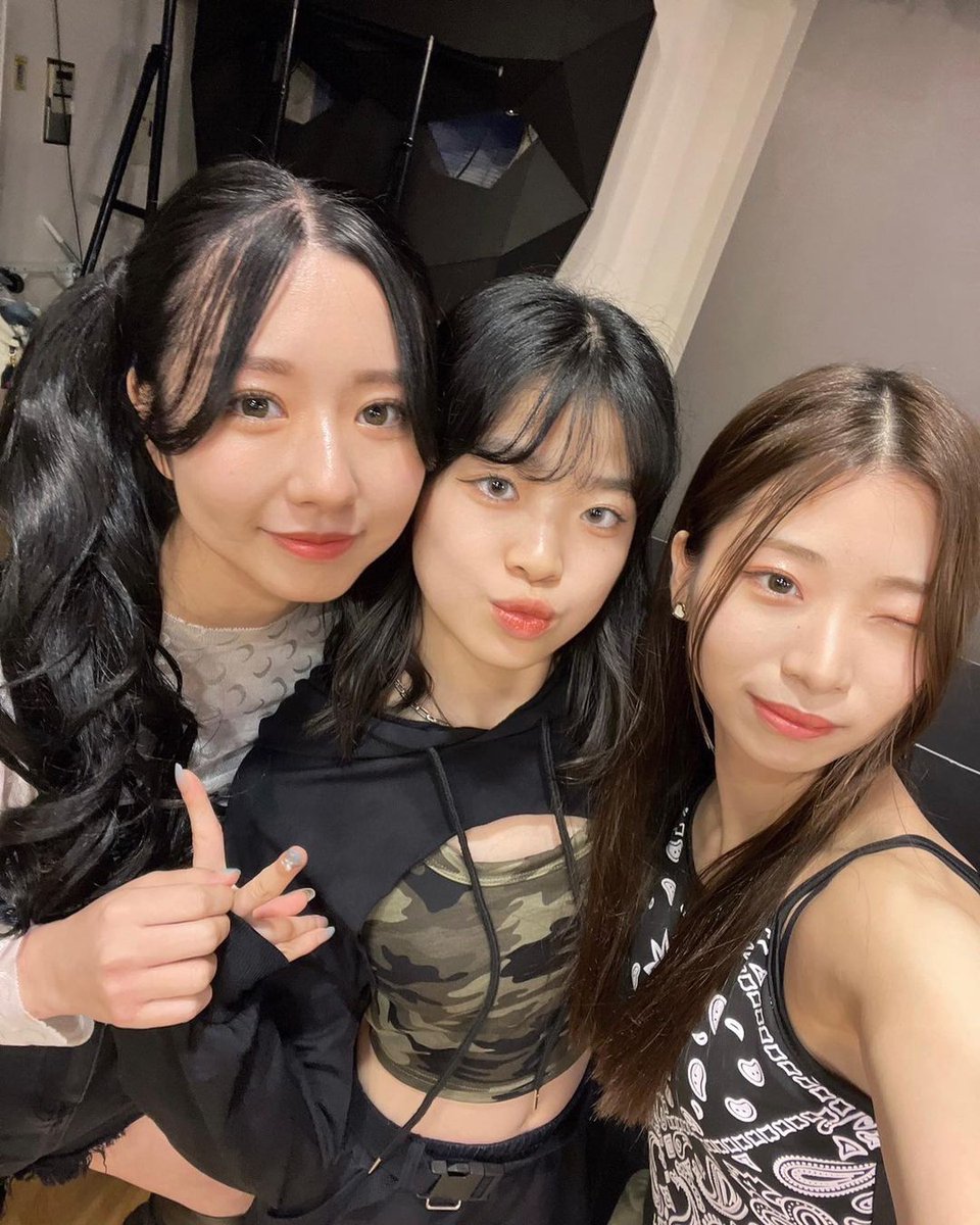 kgirlsource's tweet photo. KISSGIRL's instagram update with Riko!

#RIKO 初めて髪染めてみました！ 어때요?? 🤭🤍

#KISSGIRLS https://t.co/gpk713EBeL