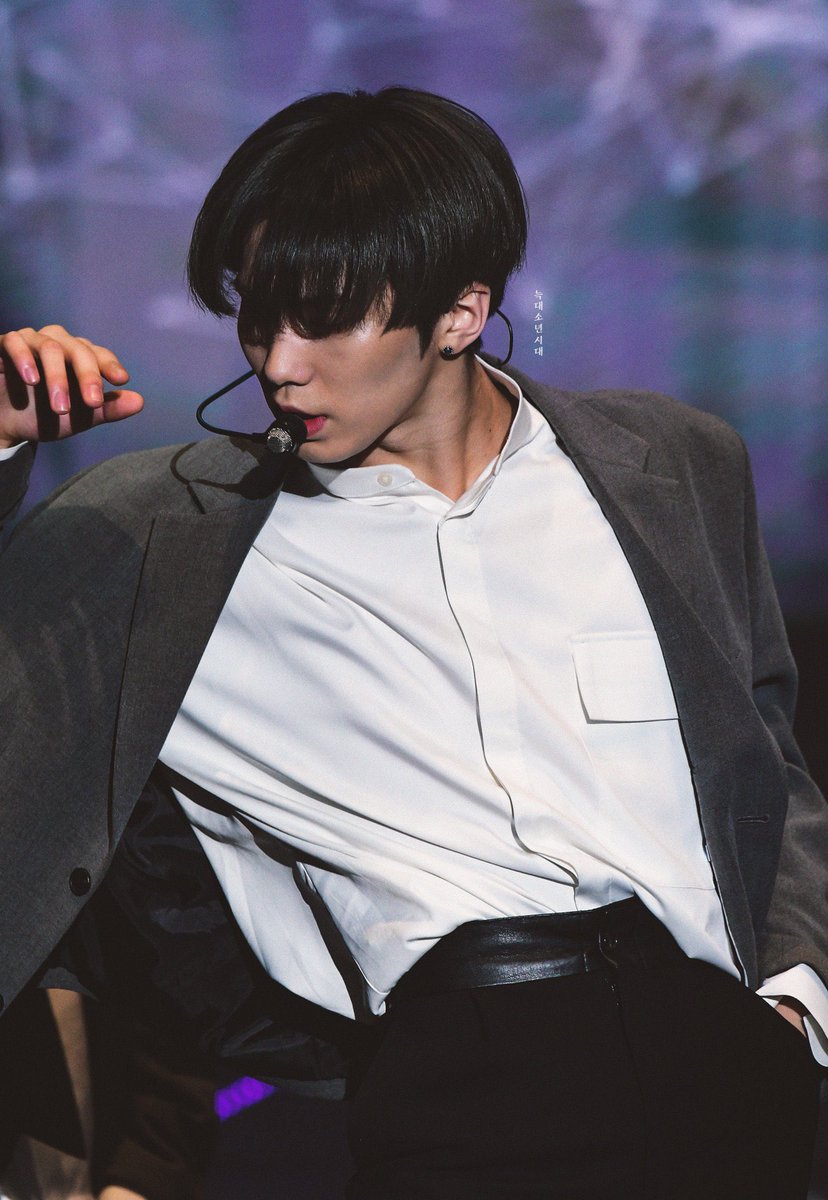 hourlypmh's tweet photo. #라키 #ROCKY #박민혁 #PARKMINHYUK https://t.co/IRtHNXy4Qc