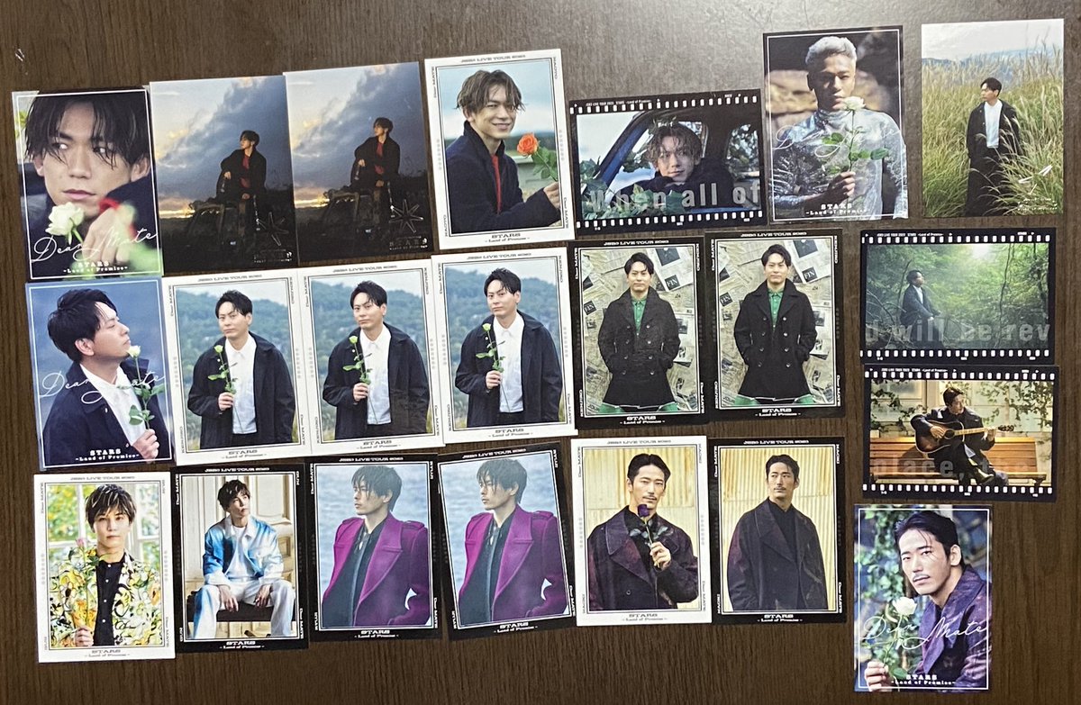 blue_hrom's tweet photo. 三代目 J Soul Brothers STARS フォトカード アクリルスタンド 交換

譲り→写真1枚目のもの
求む→フォトカード･･･❤️がついてるもの
(シークレットは登坂広臣、今市隆二)
アクリルスタンド･･･登坂広臣のみ

気軽にリプしてください🙌

#フォトカード　 
#アクリルスタンド  #登坂広臣
#今市隆二 https://t.co/MiHtJ0rp5Z