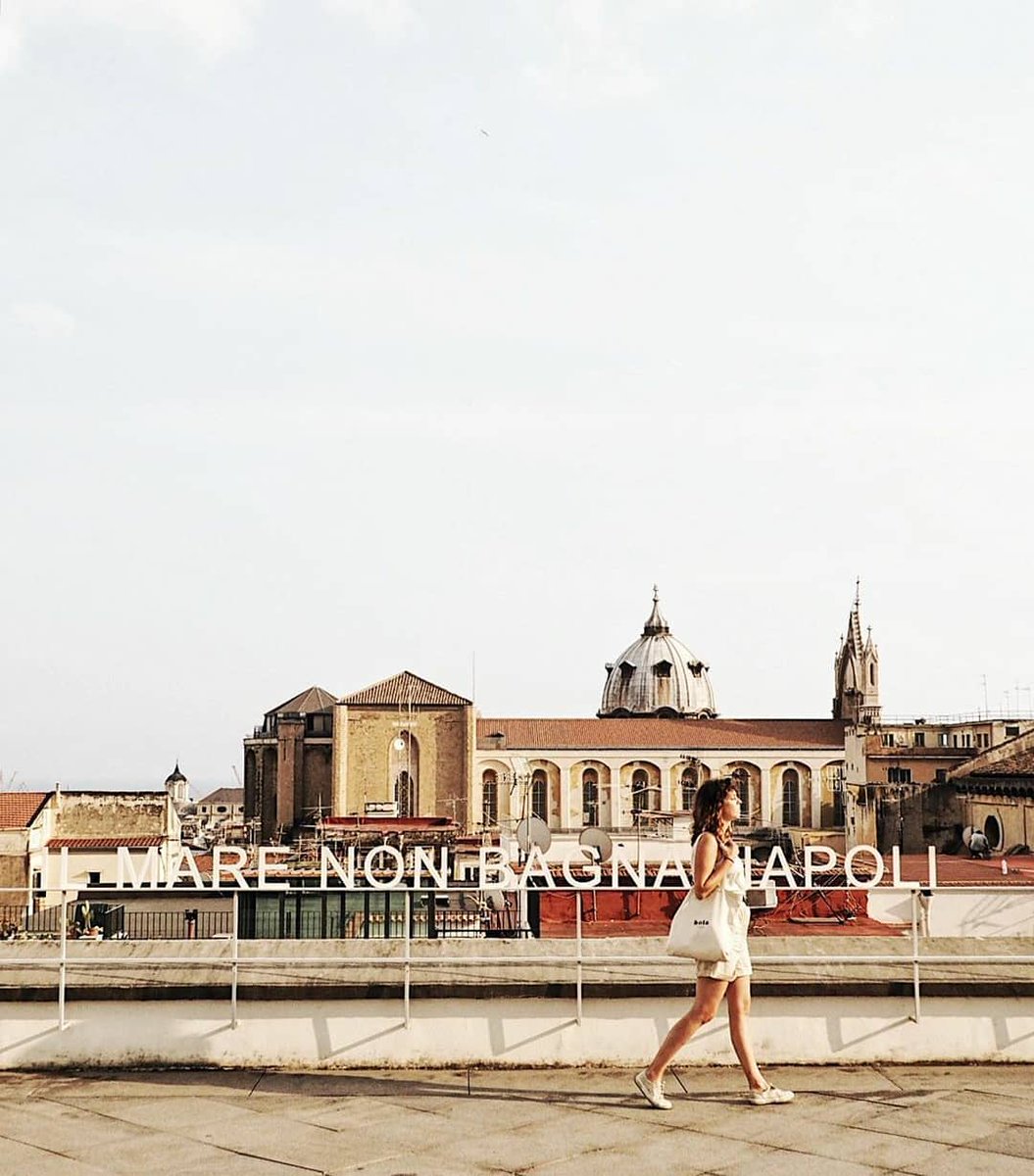 Buongiorno e buona #Domenicalmuseo 📷
Vi ricordiamo che oggi, come ogni prima domenica del mese, l'ingresso al #museoMadre è gratuito per tutti!
Vi aspettiamo per visitare la nostra Collezione e le mostre in corso. Tutte le info sul nostro sito.
📷 @inesgarp