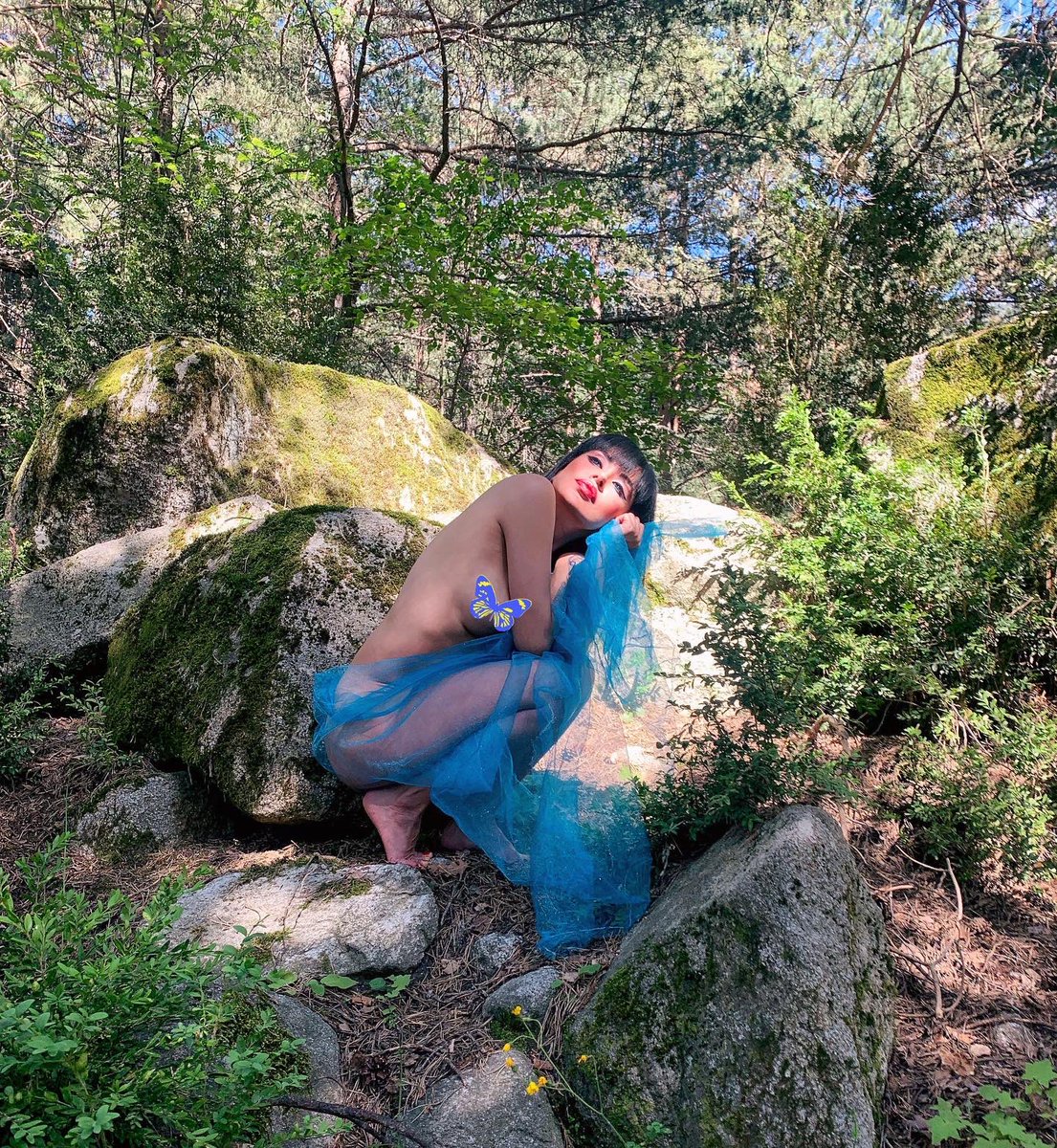 Silvia on the Rocks 💎

It's easy to create in the middle of nature when you feel connected with it..
Naked is my soul as nature always is…
#nakedsoul #travelingmodel #Andorra  #internationalmodel #artnudemodel #nature #outdoorshoot
