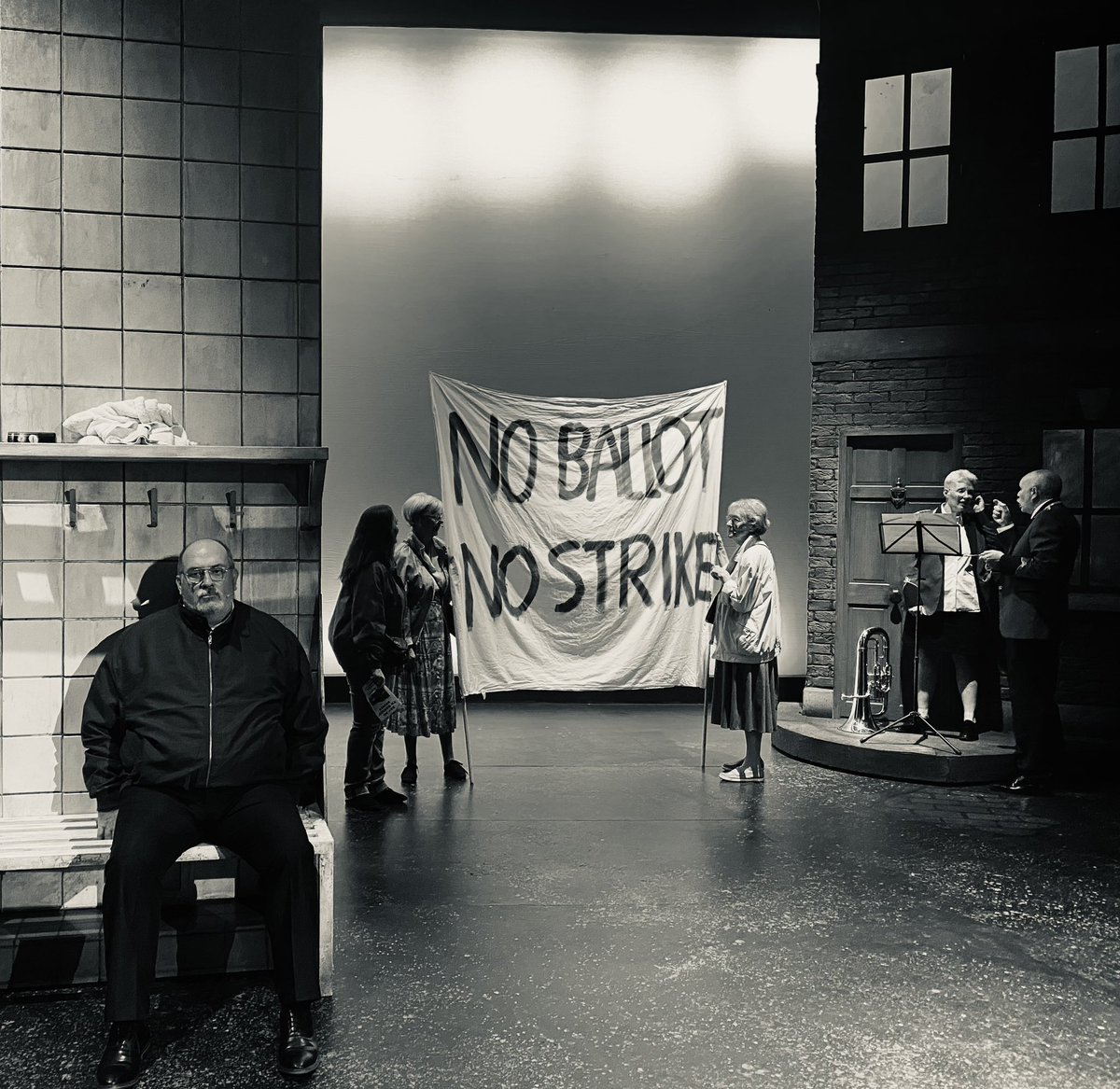 <a href="/hphillips12/">Heather Barone 🎺🎺🏴󠁧󠁢󠁷󠁬󠁳󠁿🇺🇲🎶</a> <a href="/aberystwytharts/">Canolfan y Celfyddydau Aberystwyth Arts Centre</a> <a href="/Ieu61/">Ieuan Rhys 🏴󠁧󠁢󠁷󠁬󠁳󠁿🇵🇸🇪🇺</a> <a href="/cai_rhys/">Cai Rhys 🏴󠁧󠁢󠁷󠁬󠁳󠁿 🇵🇸</a> “Brassed Off” until August 26