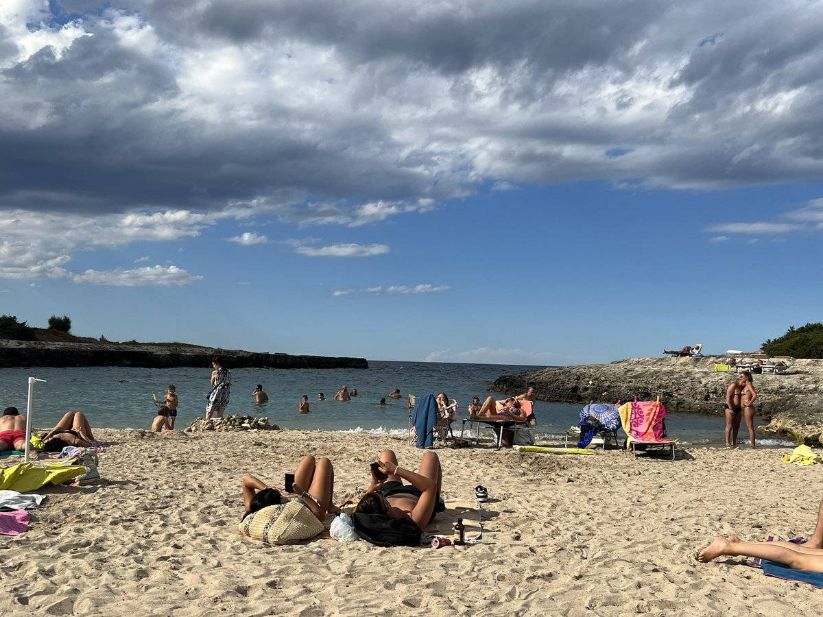 fubouma's tweet image. Vanaf Italiaanse strand ademloos gevolgd. Wat een klasbak! #mathieu #Glasgow2023 #wkwielrennen