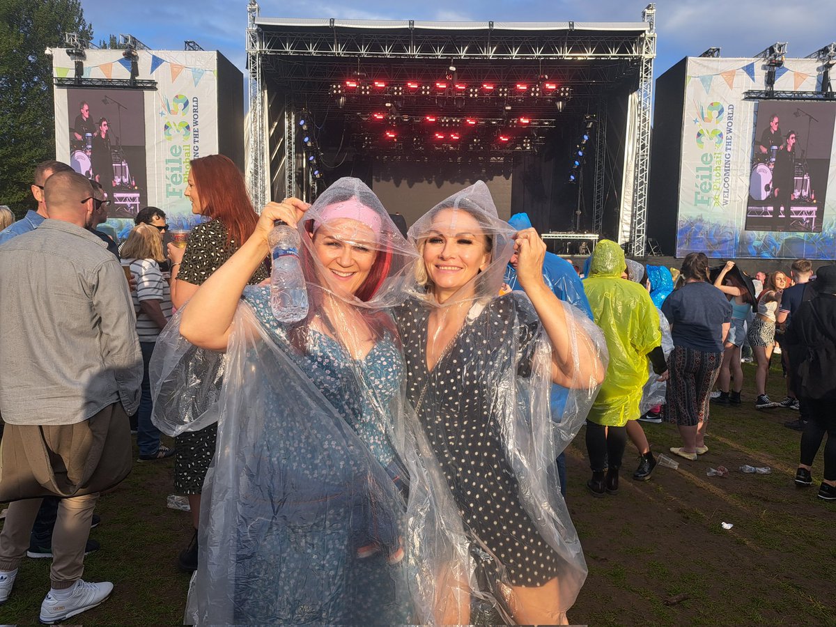 IrishWriter_'s tweet photo. What a day and night yesterday!
Danced 5 hours straight (dancerthon 😆) 
What a feeling 2 b so happy &amp; free and off course its bcos alcohol isant in the picture (coming 4 years!) 

That vibe u feel from natural happiness that money can't buy!

#LifeWithoutAlcohol #Feile23 🇮🇪 https://t.co/B01IvjYsUf