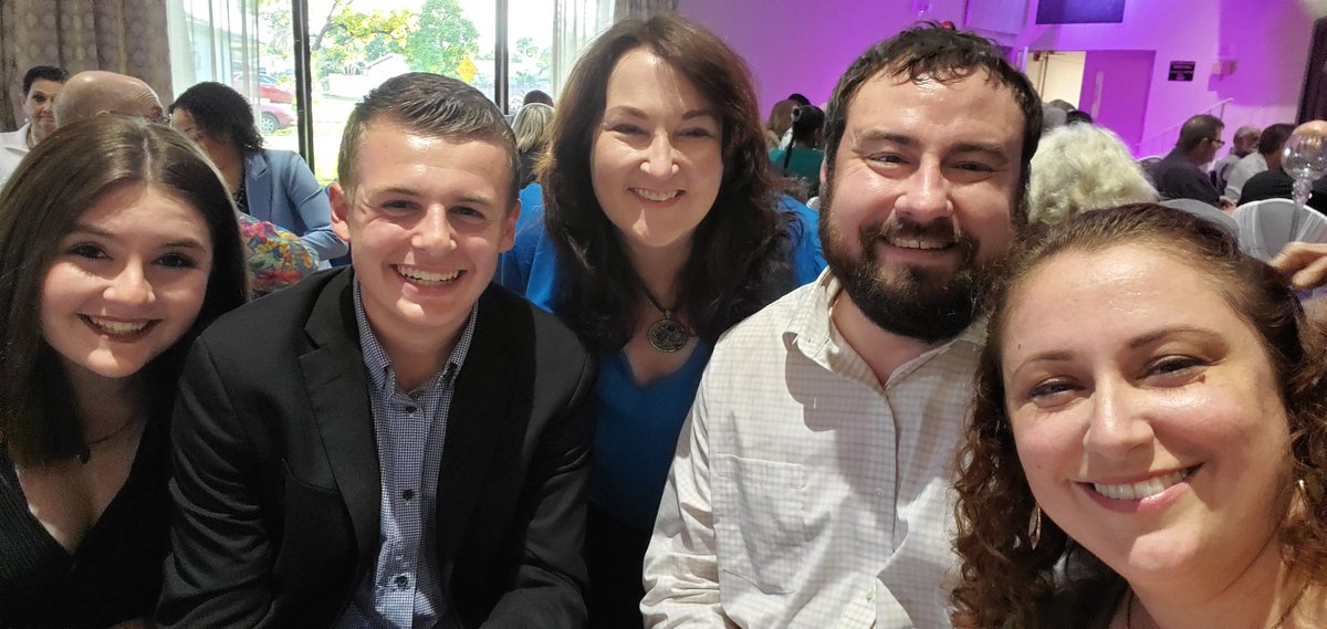 ItsChrisByrnes's tweet image. It's always nice to spend time with @MarieWoodsonFL and @CHunschofsky. They're two @FLHouseDems who will be the first to tell you that when Democrats organize together, they win.