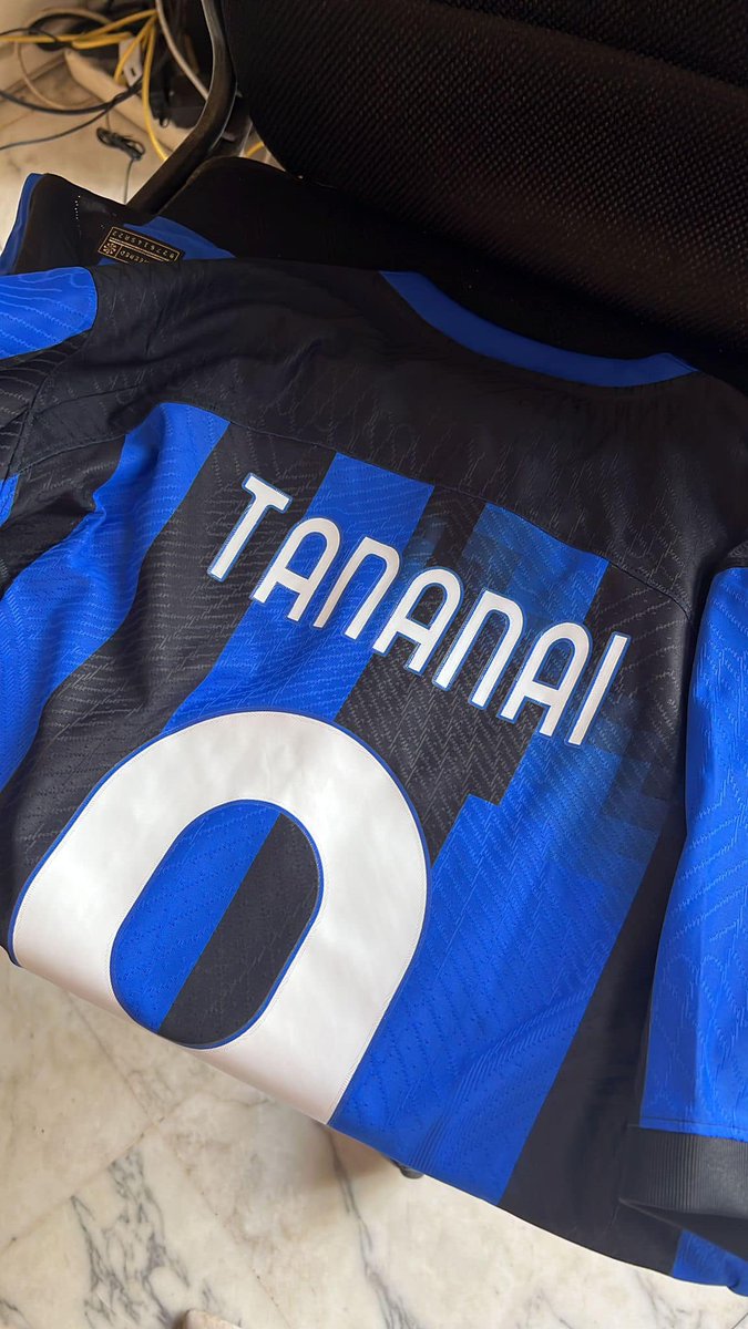 HREsplanade's tweet photo. Grazie @Tananai5 ! È stato un onore ospitarti per la tua tappa del Tour Estivo al Cinquale! 📷 E facci vedere come ti sta la maglia....

#tananai #Viareggio #music https://t.co/PAokkPg31N