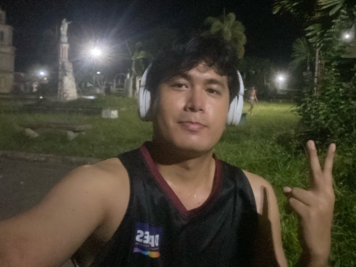 vergelgregorioo's tweet photo. run. https://t.co/Fsasw3hLWg