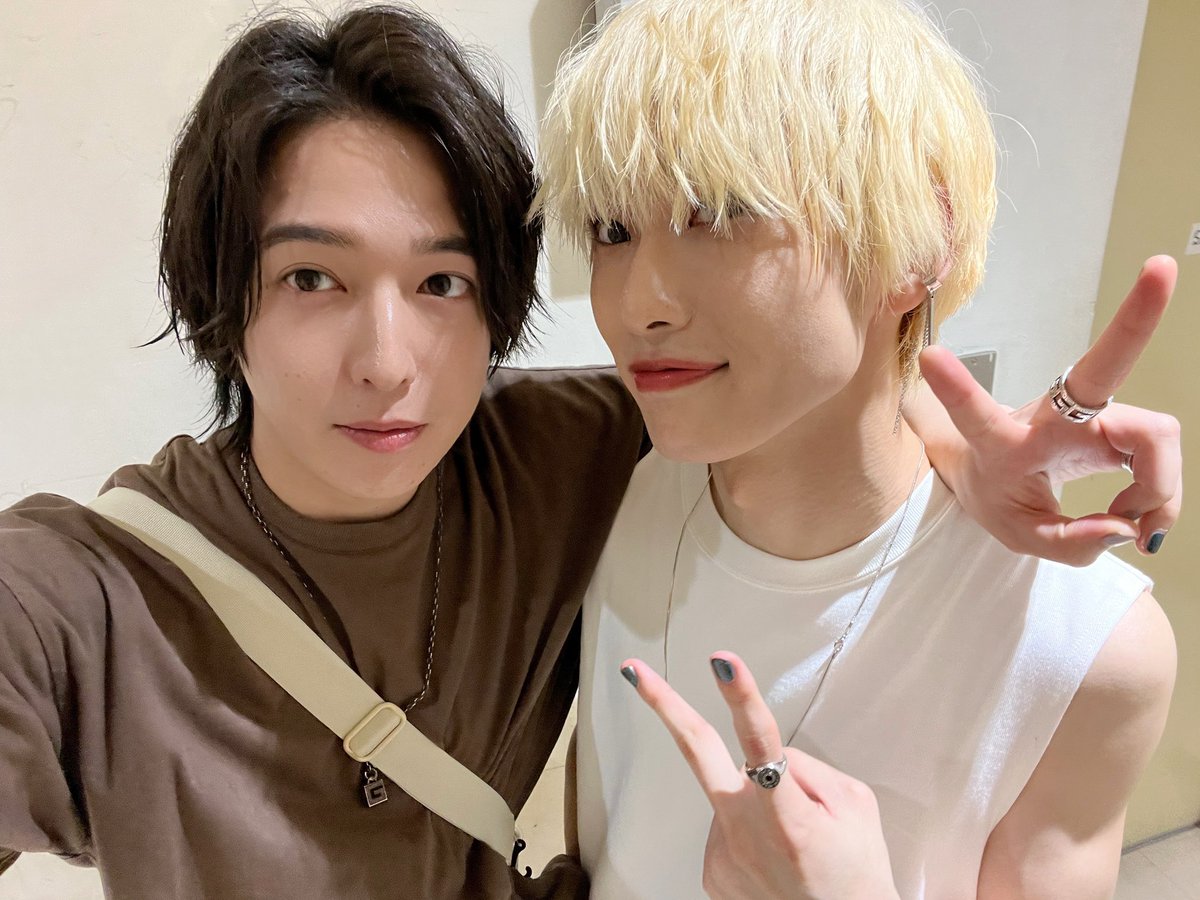 たきざーのりょーさんのライブ見に行ってきた☺︎
やっぱり彼のダンス好き。
あとファンの子たちの一体感すごかった！
りょうの教育すばらしい😂

ヒプステ楽しもうね☺︎