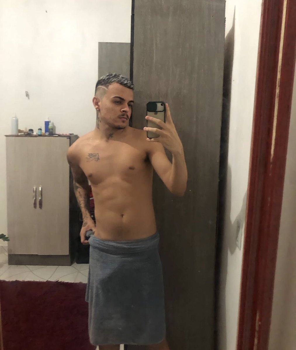 soyvitorn's tweet photo. 100RT posto sem a toalha 🙈 https://t.co/bzQcrurdat