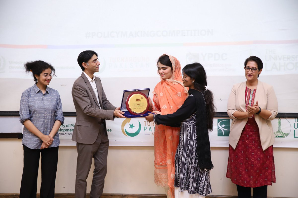 BuitemsYPDC's tweet photo. Our female participants proved to be the outstanding performers of the match exemplifying their skills and dedication. congratulations to @BUITEMS_edu for upholding its esteemed legacy by emerging victorious in the Policy Making competition for an impressive third time. Mashallah https://t.co/NUAydLojQS