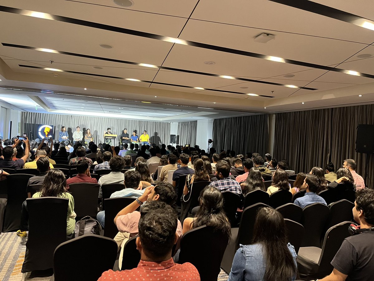 niketrajdwivedi's tweet image. Attended the Bangalore Tech Roast S3 organised by @malikgarv today! What a fun evening with a great panel. Comedy at its peak. It was a full house. Loved @ravihanda sir’s roast the most! 

#bangalore #techroast #peakbengaluru #tech