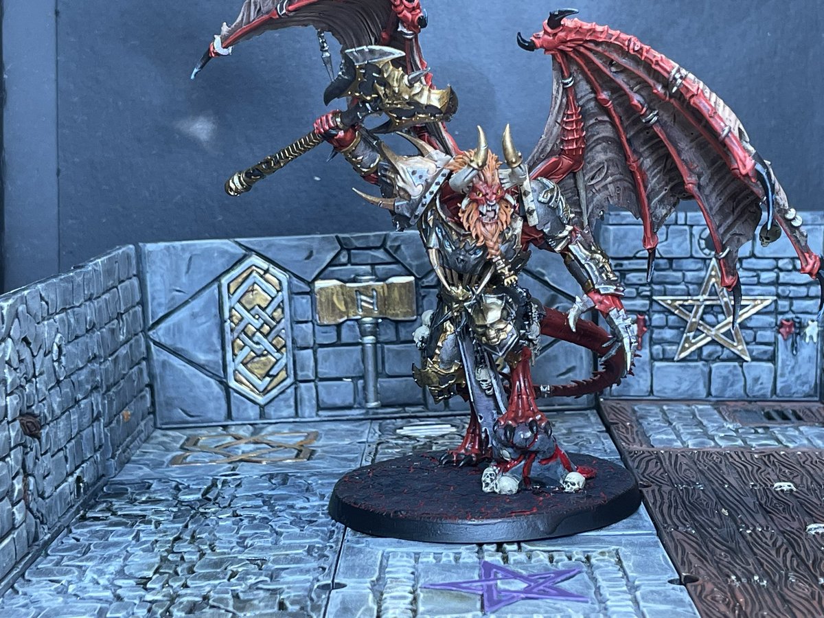 MastODungeons82's tweet photo. This has taken me a month of careful painting and planning but it’s finally done #warhammer40k #WarhammerCommunity #ageofsigmar #demonprince #pitfiend #dnd5e #PaintingWarhammer #paintingminiatures #khorne #CHAOS #slavestodarkness https://t.co/jkRhCN3b79