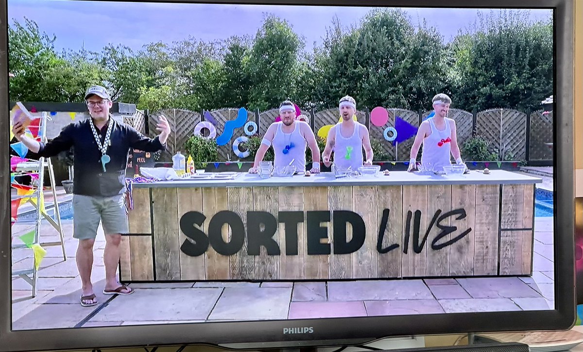 AnnCecilieN's tweet image. Die hard boys, die hard! 😎🥚#OlympicnicGames #wildweekender @sortedfood