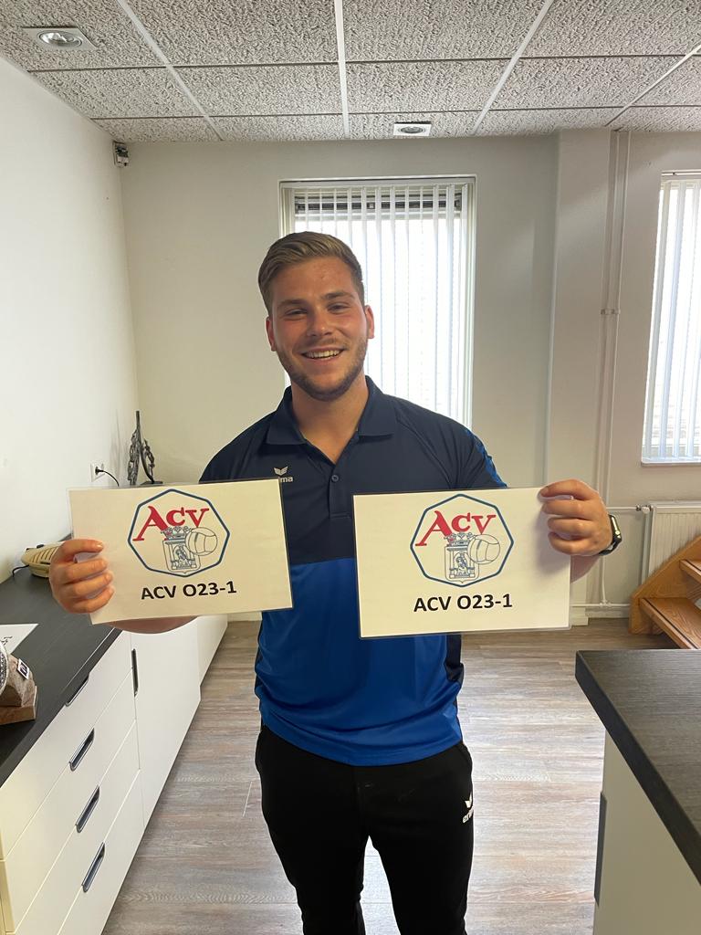 1_jo23's tweet photo. Voorbereiding nieuwe seizoen in volle gang.
Samen met de hoofdsponsor Bouwbedrijf Rotteveel wordt de kleding voor het team weer bedrukt en klaargemaakt voor het seizoen. https://t.co/BC46ZV722X