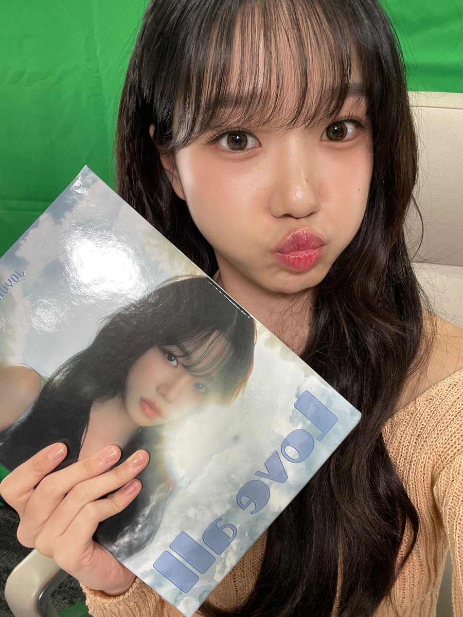 glassydaily's tweet photo. [230806] 🐶🫧 9:57 - 9:58 PM

*📷*
*📷*
"tada today's 🐶"
"it was fun right"
"ㅋㄱㅋㅋㄱㅋ"
"discovered a talent" https://t.co/oyWJjXOty4