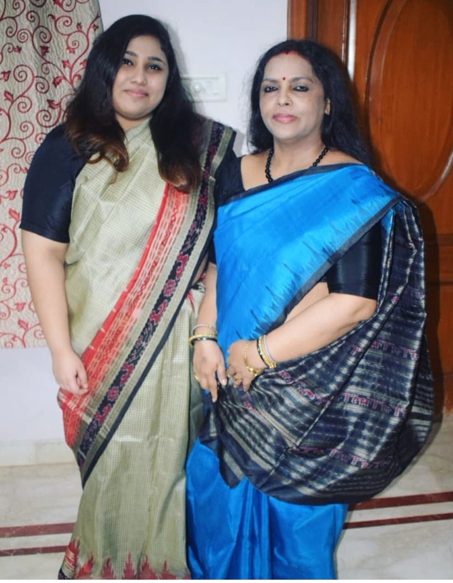 RashmiRekhaRath's tweet image. Happy #Natonalhandloomday. My all time favorite #handloomsarees India is reach in gorgeous handlooms. I always love to wear handloom sarees and a few collections of handloom sarees
