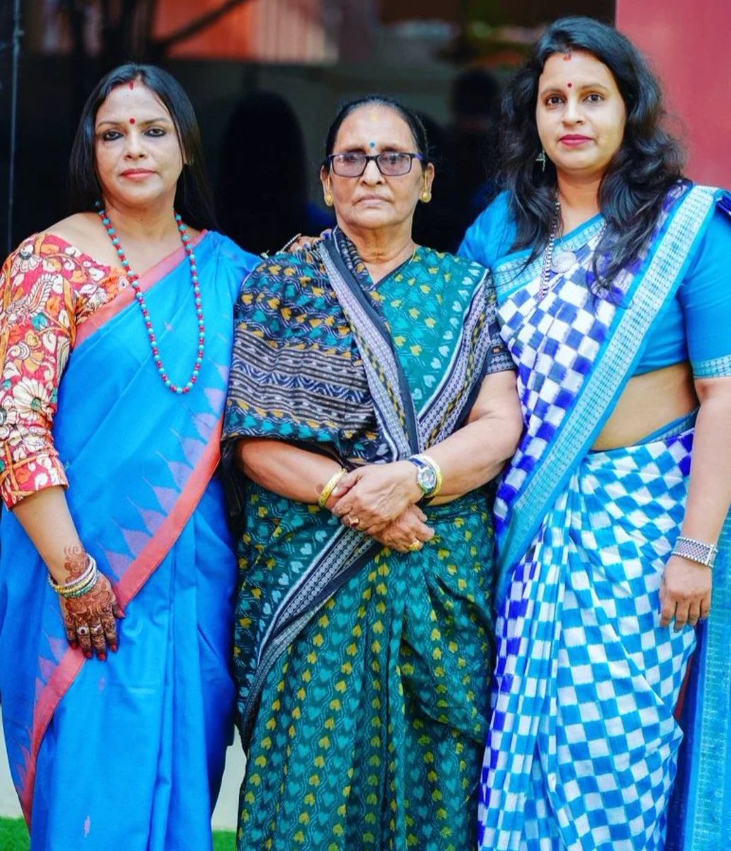 RashmiRekhaRath's tweet image. Happy #Natonalhandloomday. My all time favorite #handloomsarees India is reach in gorgeous handlooms. I always love to wear handloom sarees and a few collections of handloom sarees