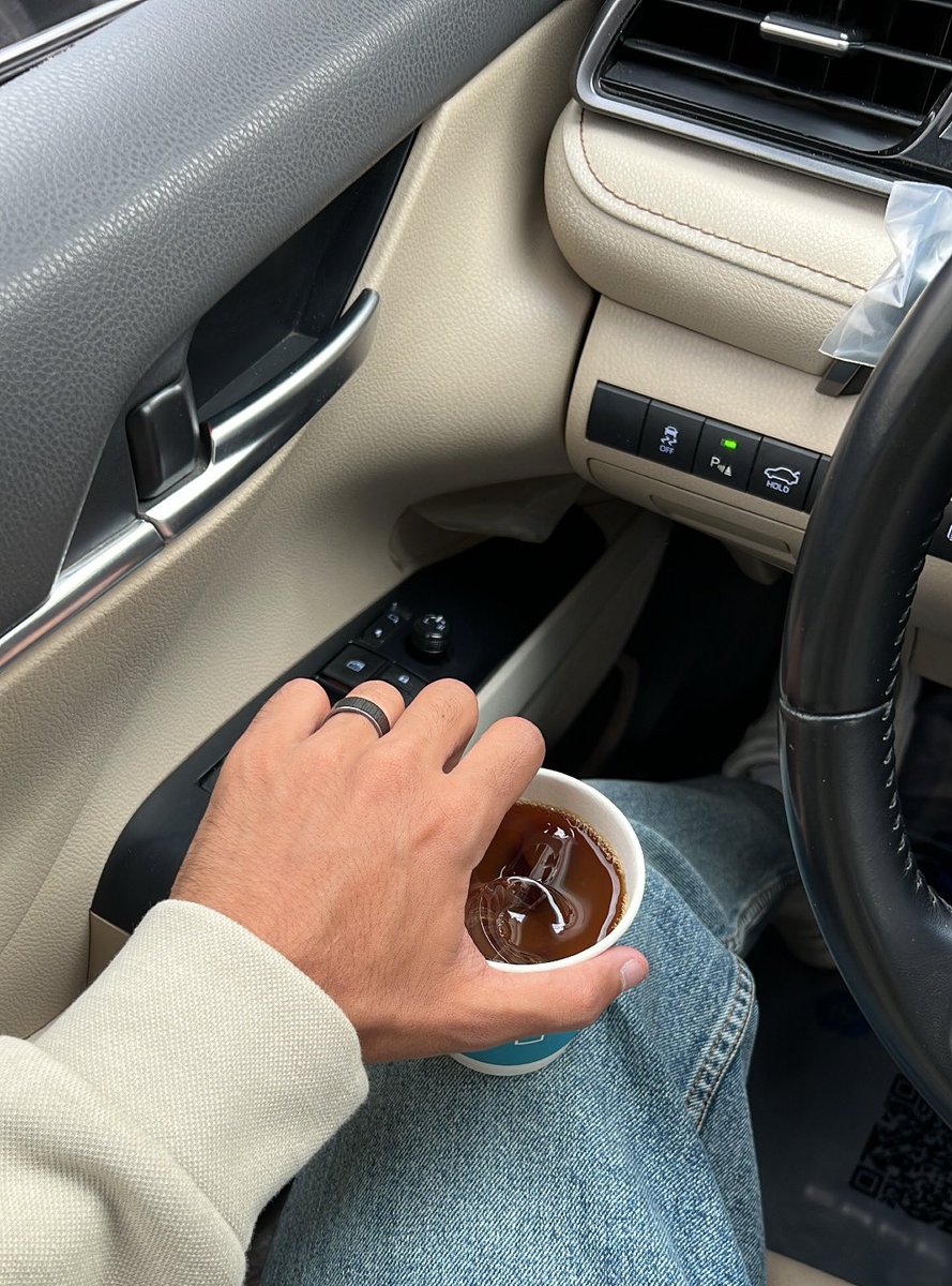 احياناً هدوء الحياة تجده في كوب قهوه