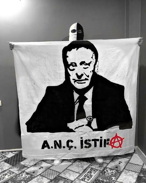 Koskoca Beşiktaşı ne hale getirdin 
#Sürendolduçebiistifa