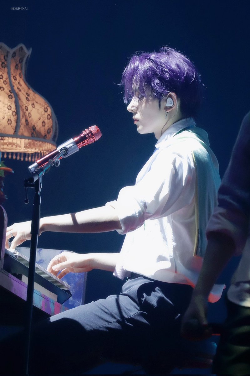 our talented pianist heeseung 🥺💜❤️
