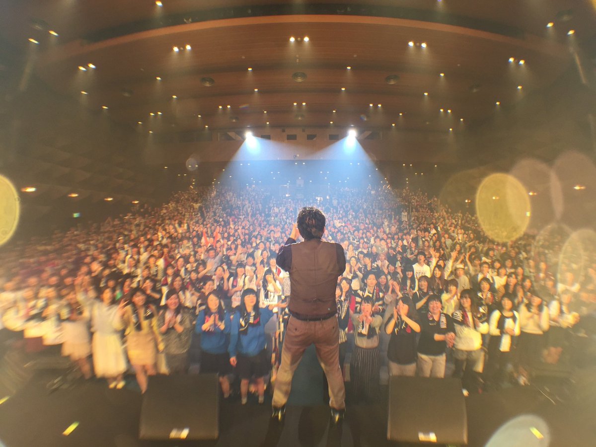 SkyHidaka's tweet photo. メジャーデビューから10年。

ほんっとに当時は周りからも事務所からも舐められて舐められて笑、

自分で事務所作って好きな人と好きな事する様になって、

そしたら色んな数字もクリエーションも伸びて、今だよ。

人生最高じゃないか。

まーじで今がいっっっっちばん幸せや。

#SKYHI_THX10th https://t.co/qIBD41xANP
