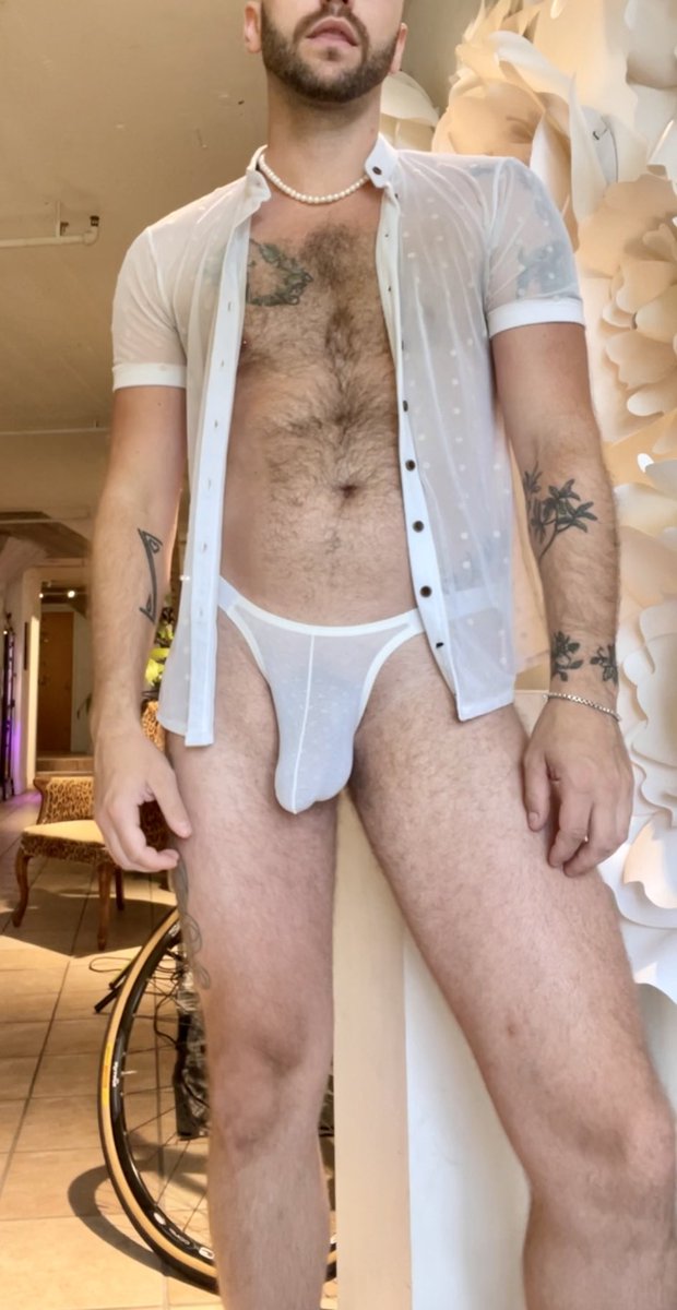 bigproudbulge's tweet photo. Love being gay and bulging. #gaybulge #thongbulge #bulge #mybulge #bulgeplay #drainme #bulgeworship https://t.co/GjrkO3RC1u