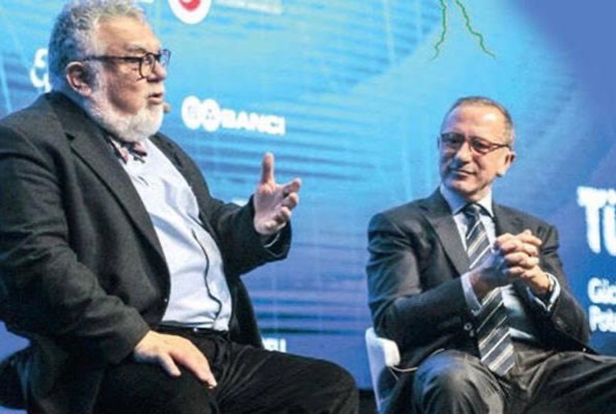 haciosmanoglue's tweet photo. Roma'nın Accademia dei Lincei 
üyesi Sırp Celal İstanbul'dan deprem yüzünden gidiyormuş. Darısı şifa diye insanları öldüren Fatih ve diğerlerinin başına. Bütün bu hamleler insanları korkutup İstanbul'u Bizansın kucağına atmak içindir. Emir geldi ve şehir boşaltma planı başladı. https://t.co/L7SC1CH0rR